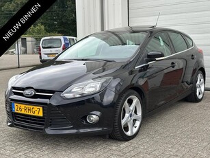 Ford Focus 1.6 Titanium Kanteldak, Navi, Clima, LM!