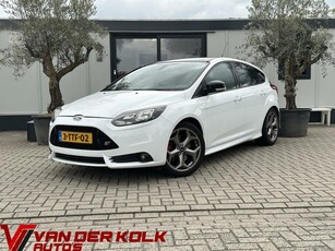 Ford Focus 2.0 ST 250PK DealerOH RecaroLeder Navi Keyless