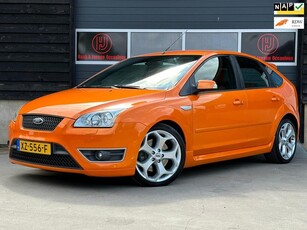 Ford Focus 2.5-20V ST 226PK 5-Deurs Oranje Airco Cruise