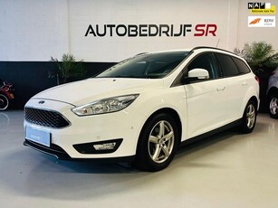 Ford Focus Wagon 1.0 Titanium Navigatie! CruiseControle!