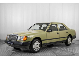 Mercedes-Benz 200D (W124) .