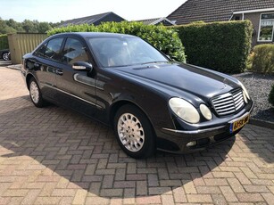 Mercedes E-klasse 200 K. Elegance Aut. (Youngtimer)