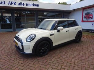 Mini 1.5T. One Classic Trim Plus 5drs Automaat/Panoramadak