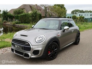 Mini Cooper S 2.0 John Cooper Works 230PK / Pano / Navi