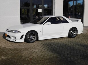 Nissan SKYLINE R32-GTR