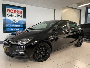 Opel Astra 1.4 Black Edition Navigatie /airco (bj 2018)