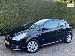 Opel Corsa 1.4-16V SPORT/RIJDT GOED/AIRCO IJSKOUD/CAMERA/OPC