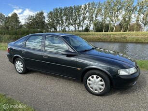 Opel Vectra 1.6i-16V GL Plus