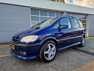 Opel Zafira 2.2-16V Elegance