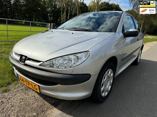 Peugeot 206 1.4 One-line keurig onderhouden met trekhaak