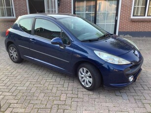 Peugeot 207 1.4 VTi Look nieuwe apk tot 9-2025 zo ingeruild