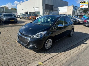 Peugeot 208 1.2 PureTech Allure, Pano, Navi, 12mnd Garantie