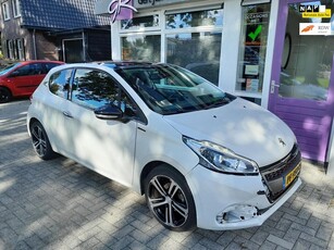 Peugeot 208 1.2 PureTech GT-line .....oeps , paaltje !