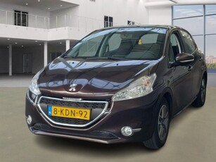 Peugeot 208 1.2 VTi Active/NAVI/TREKHAAK