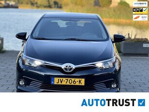 Toyota Auris 1.2T Trend.km nap. Navigatie. Panorama dak.