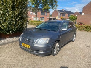 Toyota Avensis Wagon 2.0 D-4D Linea Luna