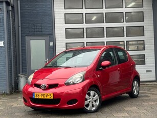 Toyota Aygo 1.0-12V Aspiration Red Navigator Airco Navi