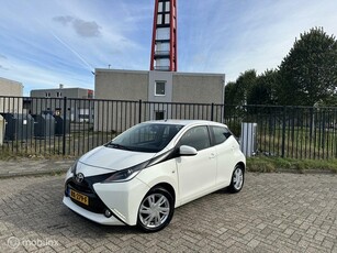 Toyota Aygo 1.0 VVT-i x-play CamAircoApkLED