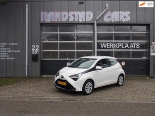 Toyota Aygo 1.0 VVT-i x-play Carplay Airco Elek Pakket