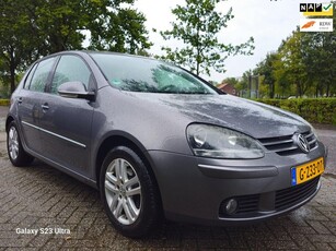 Volkswagen Golf 1.4 Trendline airco elektrische ramen cv op