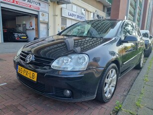 Volkswagen Golf 1.6 FSI Sportline