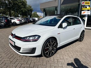 Volkswagen Golf 2.0 TSI GTI, DSG, Panodak, Xenon, Keyless