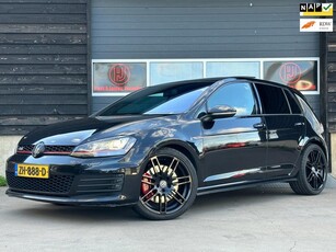 Volkswagen Golf 2.0 TSI GTI Performance Pano DSG Cruise