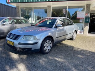 Volkswagen Passat 2.0 Trendline. Cruise control, netjes