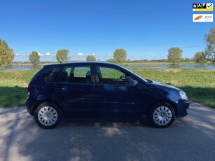 Volkswagen Polo 1.4-16V Comfortline airco, cruise-control