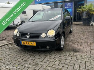 Volkswagen Polo 1.4-16V Highline