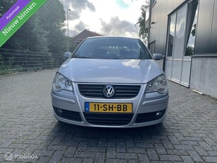 Volkswagen Polo 1.4-16V Sportline AUTOMAAT