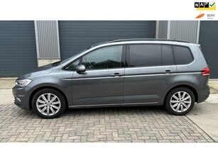 Volkswagen Touran 1.4 TSI Highline Business R 7p