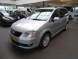 Volkswagen Touran 2.0 TDI Highline (bj 2009)