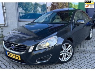 Volvo S60 2.0T Summum 203PK SCHUIFDAK/LEDER/AUTO/LMV/CAMERA