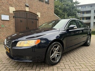 Volvo S80 2.5 T 200 PK 6 Versn Momentum Leer/Clima/Trekh