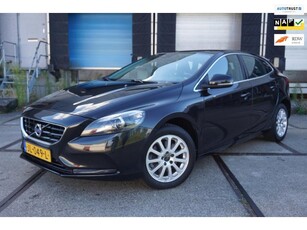 Volvo V40 2.0 T3 Momentum * Standkachel * 152 PK * Cruise *