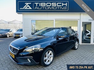 Volvo V40 Cross Country 2.5 T5 5 cil AWD Summum PANORAMA