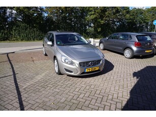 Volvo V60 1.6 T3 Momentum AUTOMAAT TREKHAAK OPEN DAK