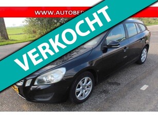 Volvo V60 1.6 T3 // NAVI / AIRCO / LMV //