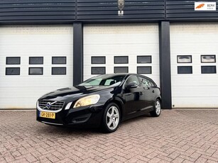 Volvo V60 1.6 T4 R-Design