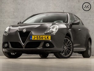 Alfa Romeo Giulietta 1.4 Turbo Distinctive Sport (NAVIGATIE, CLIMATE, XENON, BRUIN LEDER, SPORTSTOEL