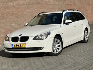 BMW 5-serie Touring 520I Executive LCI - Leder - Navi -