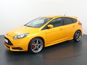 Ford Focus 2.0 EcoBoost ST-3 250 pk Bijzondere