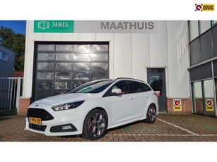 Ford Focus Wagon 2.0 ST wagon 250 PK !