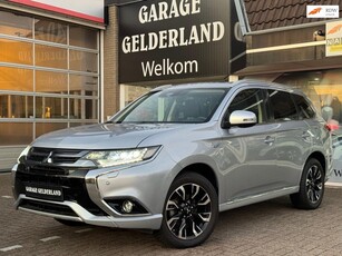 Mitsubishi Outlander PHEV Pure Pano Trekhaak Xenon