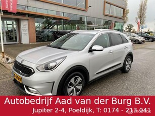 Niro 1.6 GDi Hybrid Executiveline Automaat Luxe uitvoering , Trekhaak , Ledernbekleding + Stoel & Stuur verwarming , Parkeerhulp achter , keyless entry , 1 eigenaar door ons nieuw geleverd en onderhouden