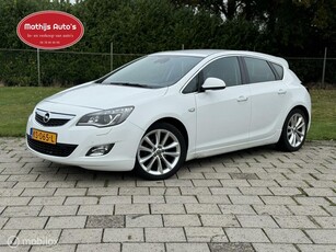 Opel Astra 1.4 Turbo Cosmo sport pakket xenon! Nette staat!