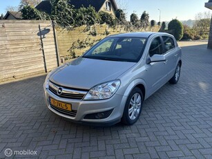 Opel Astra 1.6 Cosmo leder, cruisecontrol, airco