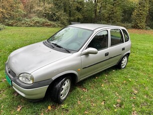 Opel Corsa (bj 2000)