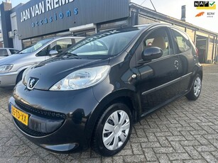 Peugeot 107 1.0-12V XS Automaat APK 27-8-2025 scherm 5 drs